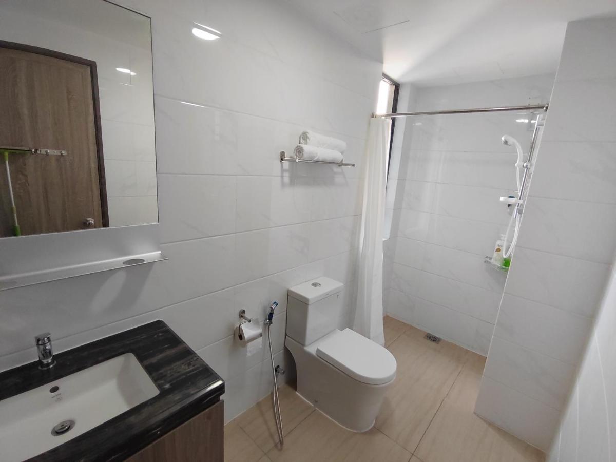 Central Park Homestay Джохор-Бару Экстерьер фото